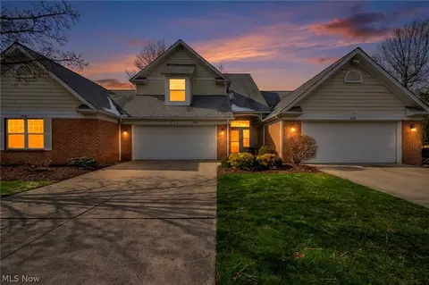 2564 Woodruff Ct, Westlake, OH 44145