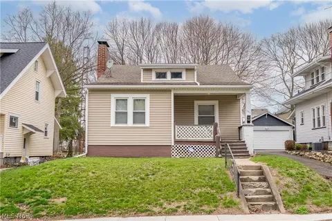 1511 34th St NW, Canton, OH 44709