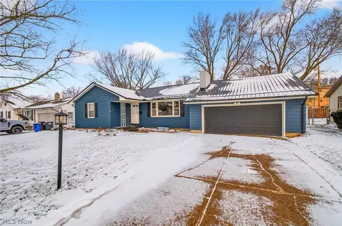 390 Ridgefield Ave, Boardman, OH 44512