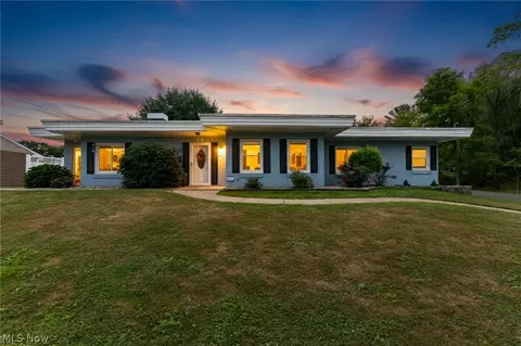 57 Belle Vista Ave, Hubbard, OH 44425