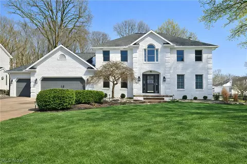 2796 Timberline Dr, Cortland, OH 44410