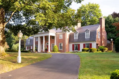 Exterior - 4225 Stratford Rd, Boardman, OH 44512 photo 3 of 11