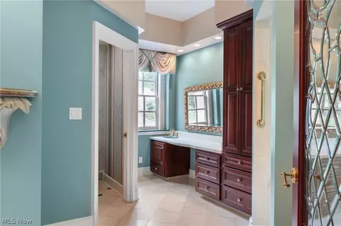 Bath - 4225 Stratford Rd, Boardman, OH 44512 photo 5 of 12