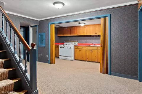 Entry Way - 4225 Stratford Rd, Boardman, OH 44512 photo 6 of 6