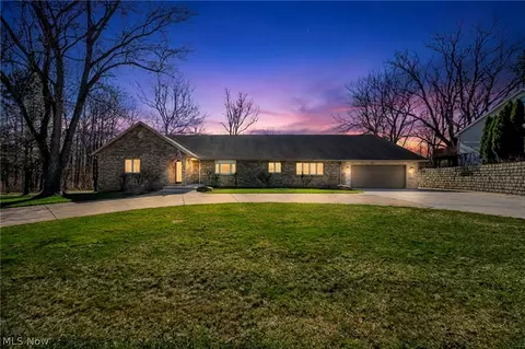 17313 Bennett Rd, North Royalton, OH 44133
