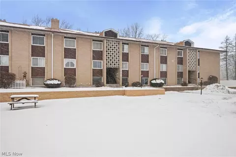 10436 N Church Dr #202, Parma Heights, OH 44130
