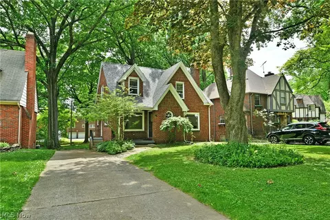 Exterior - 94 Jennette Dr, Youngstown, OH 44512 photo 4 of 7