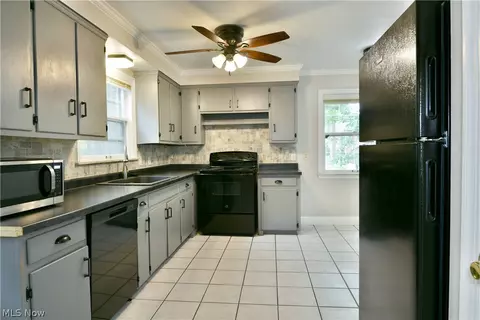 Kitchen - 94 Jennette Dr, Youngstown, OH 44512 photo 1 of 4