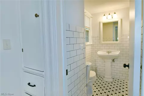 Bath - 94 Jennette Dr, Youngstown, OH 44512 photo 1 of 9