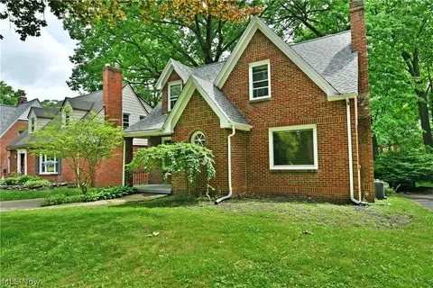 Exterior - 94 Jennette Dr, Youngstown, OH 44512 photo 5 of 7