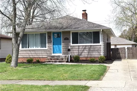 11062 Blossom Ave, Parma Heights, OH 44130