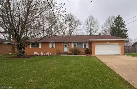 5212 Calla Ave NW, Warren, OH 44483