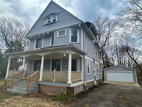 18112 Chagrin Blvd, Shaker Heights, OH 44122