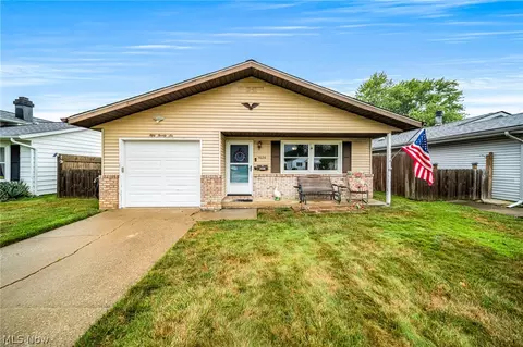 5026 Glenn Lodge Dr, Mentor, OH 44060