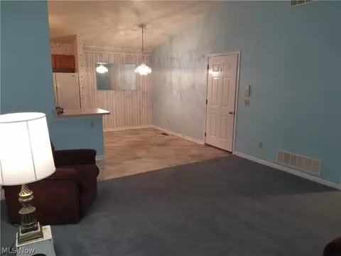 Living - 148 Bentley Dr, Elyria, OH 44035 photo 2 of 9