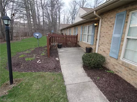 Exterior - 148 Bentley Dr, Elyria, OH 44035 photo 4 of 4
