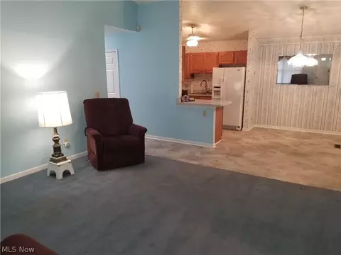 Living - 148 Bentley Dr, Elyria, OH 44035 photo 4 of 9