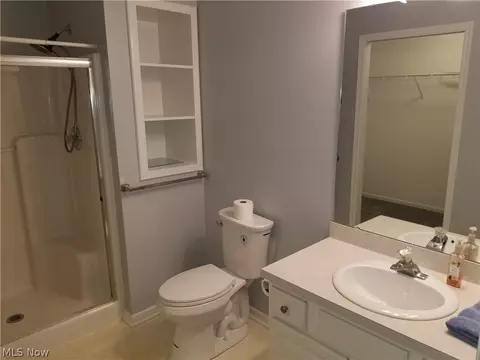 Bath - 148 Bentley Dr, Elyria, OH 44035 photo 1 of 4