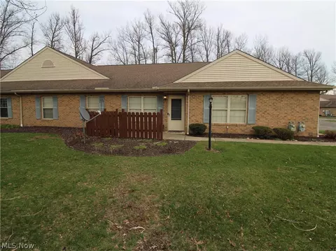 148 Bentley Dr, Elyria, OH 44035