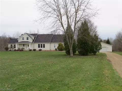 8566 Chatham Rd, Medina, OH 44256