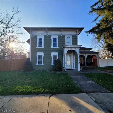 124 Park Ave SW, Bolivar, OH 44612