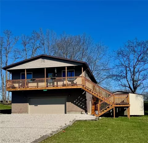 2571 Wallace Rd, Parkersburg, WV 26101