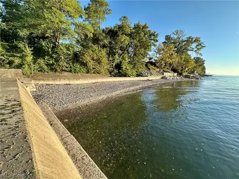 View/Area - 94 E 217th St, Euclid, OH 44123 photo 5 of 6