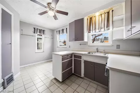 Kitchen - 94 E 217th St, Euclid, OH 44123 photo 2 of 3