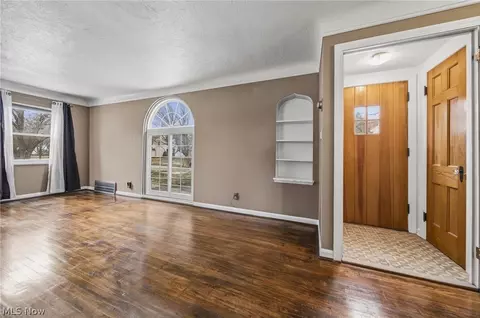 Living - 94 E 217th St, Euclid, OH 44123 photo 2 of 2