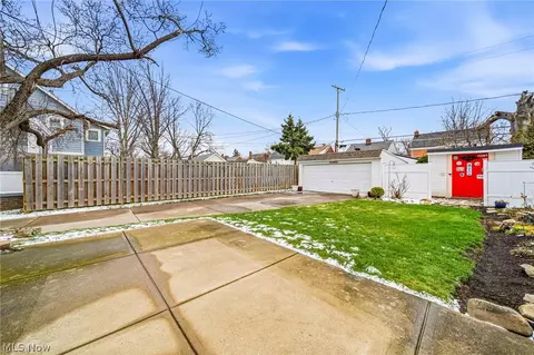 Exterior - 94 E 217th St, Euclid, OH 44123 photo 6 of 11