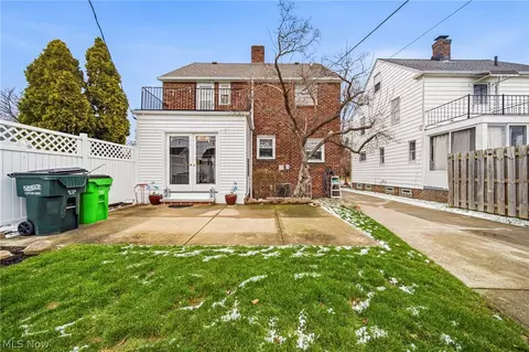 Exterior - 94 E 217th St, Euclid, OH 44123 photo 5 of 11