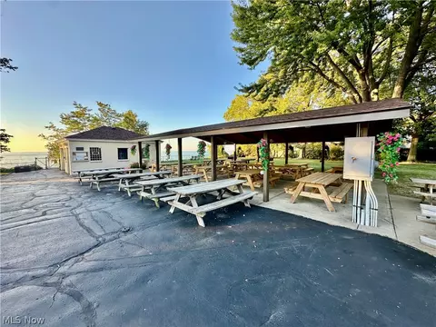 Exterior - 94 E 217th St, Euclid, OH 44123 photo 8 of 11