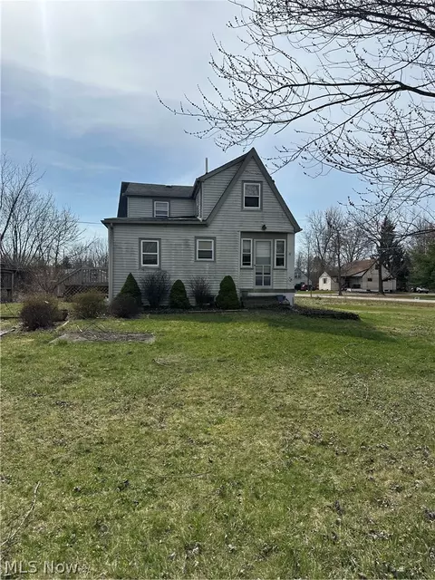 9475 Woodworth Rd, North Lima, OH 44452