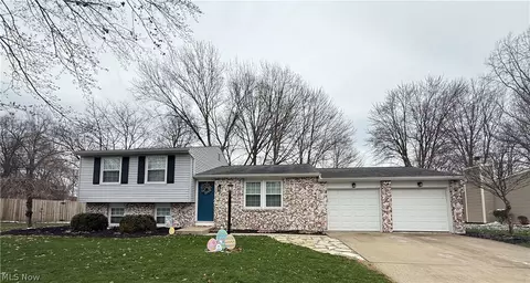 531 Heatherwood Dr SE, Warren, OH 44484