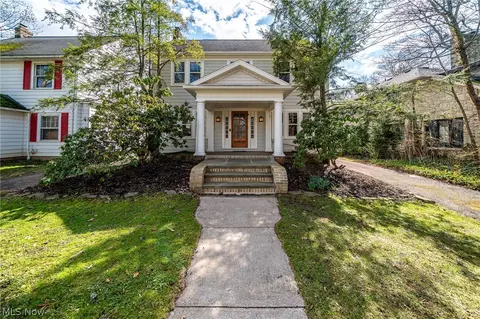 2904 Clarkson Rd, Cleveland Heights, OH 44118