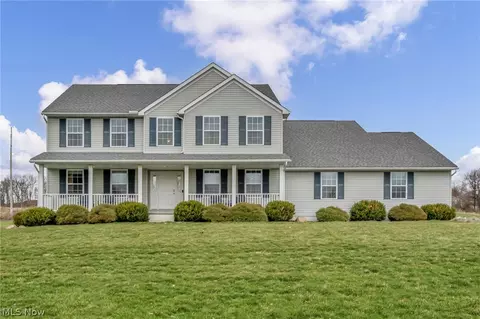 1559 Gray Fox Dr, North Canton, OH 44720