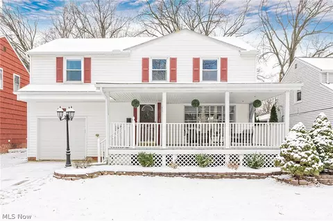 1284 Brainard Rd, Lyndhurst, OH 44124