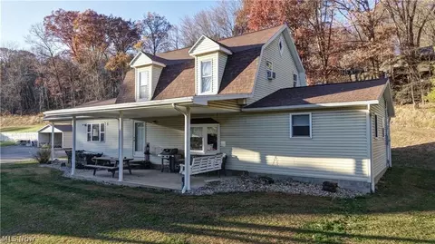 7736 Fort Laurens Rd NW, Strasburg, OH 44680