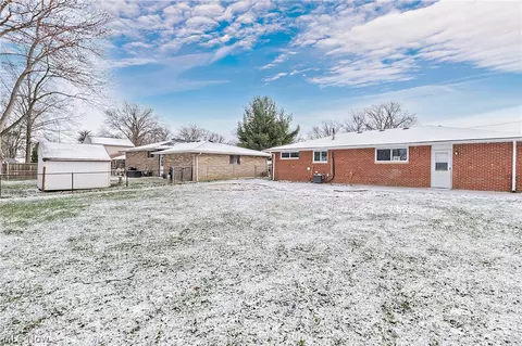 Exterior - 550 Augdon Dr, Elyria, OH 44035 photo 3 of 4