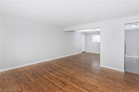 Living - 550 Augdon Dr, Elyria, OH 44035 photo 1 of 7