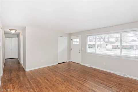 Living - 550 Augdon Dr, Elyria, OH 44035 photo 4 of 7