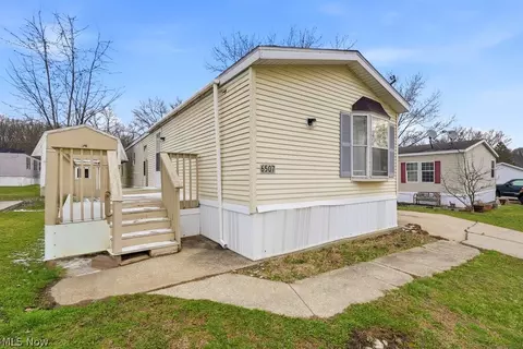 6507 Robby Ln, Ravenna, OH 44266