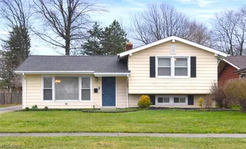 6419 Longridge Rd, Mayfield Heights, OH 44124