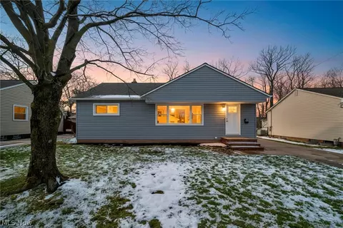 6108 Westerham Rd, Mayfield Heights, OH 44124