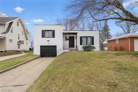 318 31st St NW, Canton, OH 44709