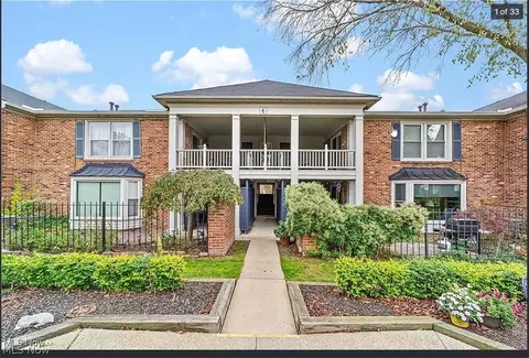 2108 Glouchester Dr, Lyndhurst, OH 44124