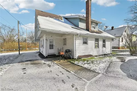 Exterior - 123 Melrose Ave, Boardman, OH 44512 photo 3 of 7