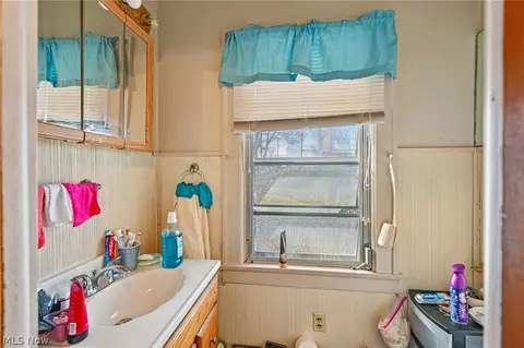 Bath - 123 Melrose Ave, Boardman, OH 44512 photo 1 of 3