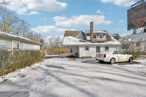 Exterior - 123 Melrose Ave, Boardman, OH 44512 photo 4 of 7