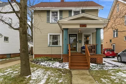2080 Mars Ave, Lakewood, OH 44107
